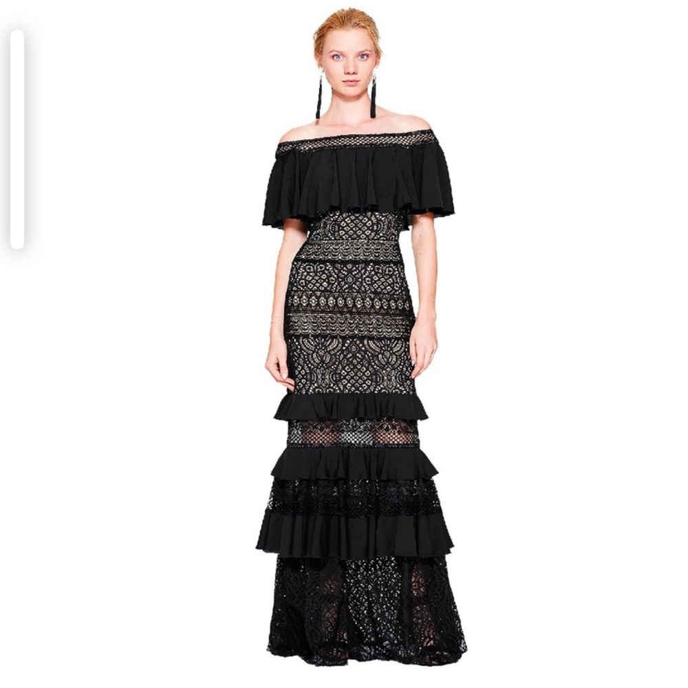 Tadashi Shoji Alexia Off-The-Shoulder Gown size 0 like new condition
